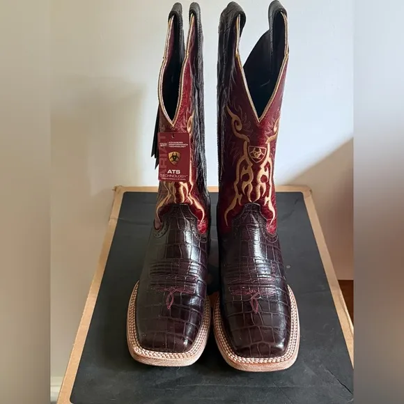 NWT Ariat Western Boots Chocolate Gator Print/Red Appy Wide Square Toe 11” Boots