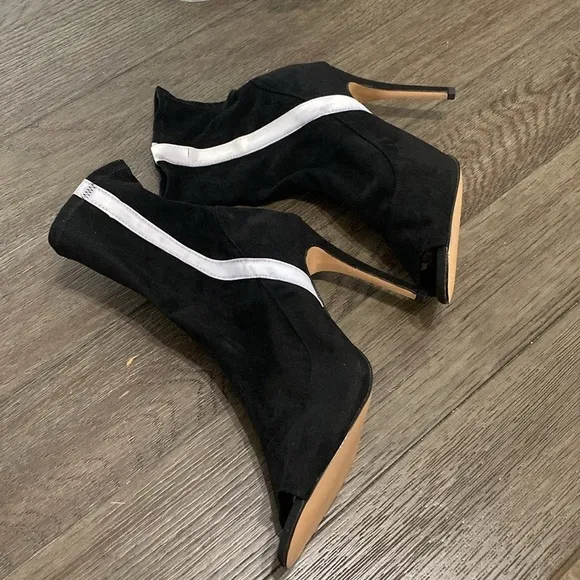 NWT BURJU Speechless Ankle Bootie Open Toe Stretch Ankle Boots | Black 12