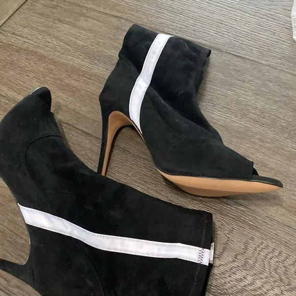 NWT BURJU Speechless Ankle Bootie Open Toe Stretch Ankle Boots | Black 12