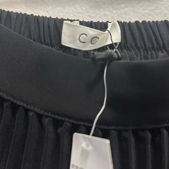 NWT CO PLEATED BLACK SKIRT SIZE MEDIUM