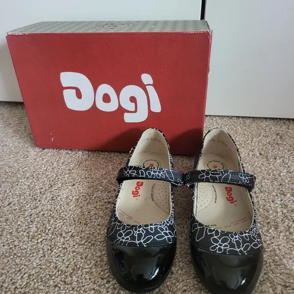 ♥️NWT♥️ DOGGI GIRLS LEATHER DRESS SHOES