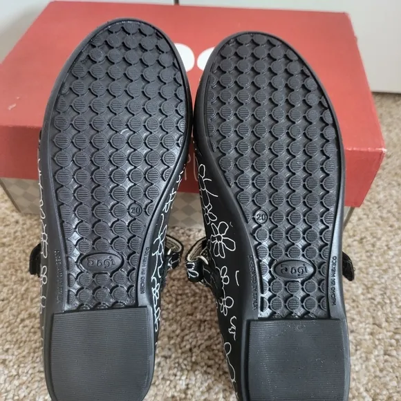 ♥️NWT♥️ DOGGI GIRLS LEATHER DRESS SHOES