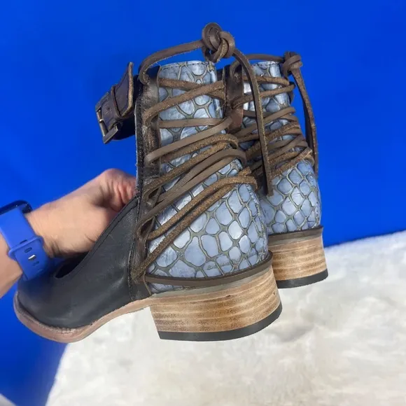 •NWT |•FREEBIRD BY STEVEN•| 'Marlon' Mary Jane Navy Blue Croc Shoes Size 10