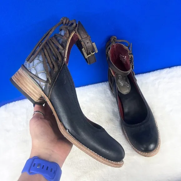 •NWT |•FREEBIRD BY STEVEN•| 'Marlon' Mary Jane Navy Blue Croc Shoes Size 10