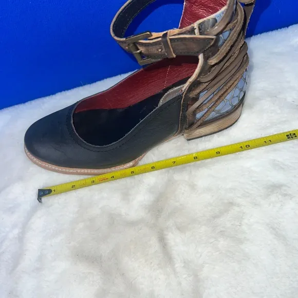 •NWT |•FREEBIRD BY STEVEN•| 'Marlon' Mary Jane Navy Blue Croc Shoes Size 10