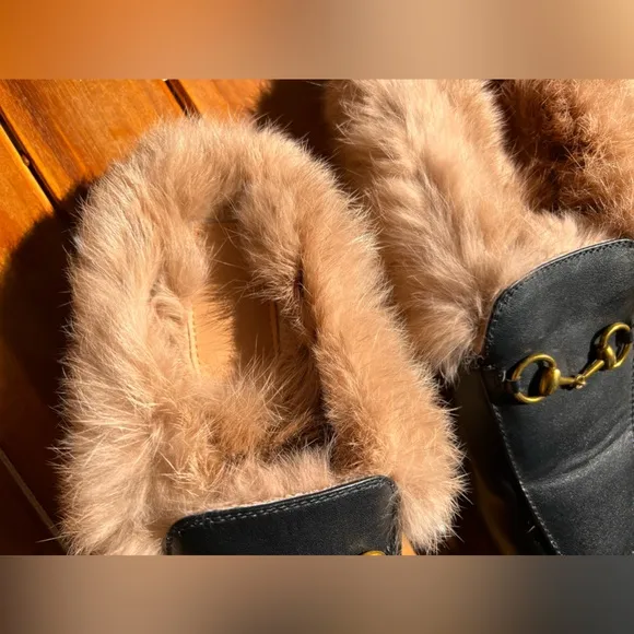NWT Leather and rabbit fur mules shoes Size 8