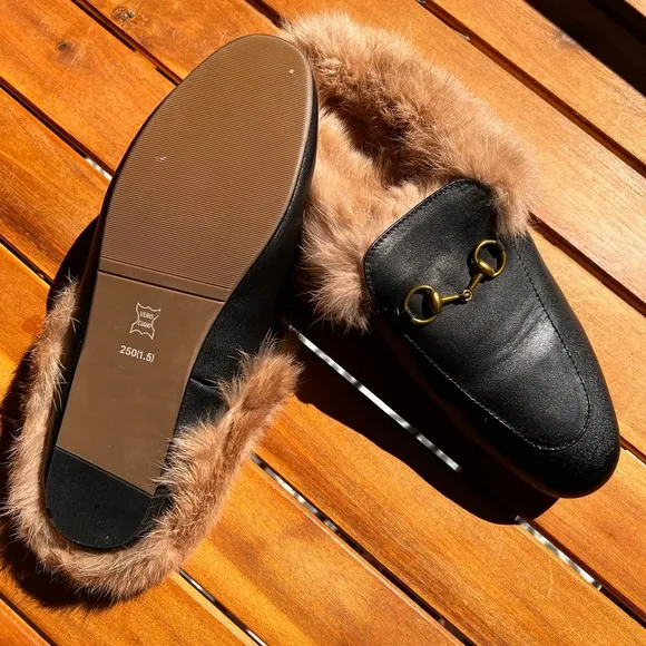 NWT Leather and rabbit fur mules shoes Size 8