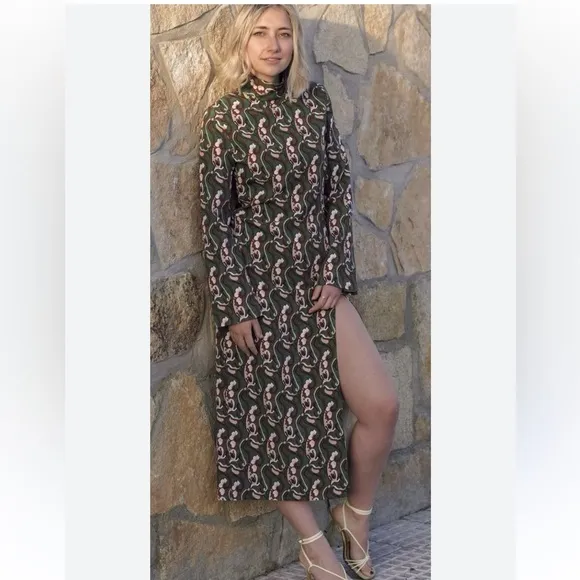🆕💚NWT Long Sleeve Zara Dress Green Print Side Slit Vintage Mod Style ❤️‍🔥