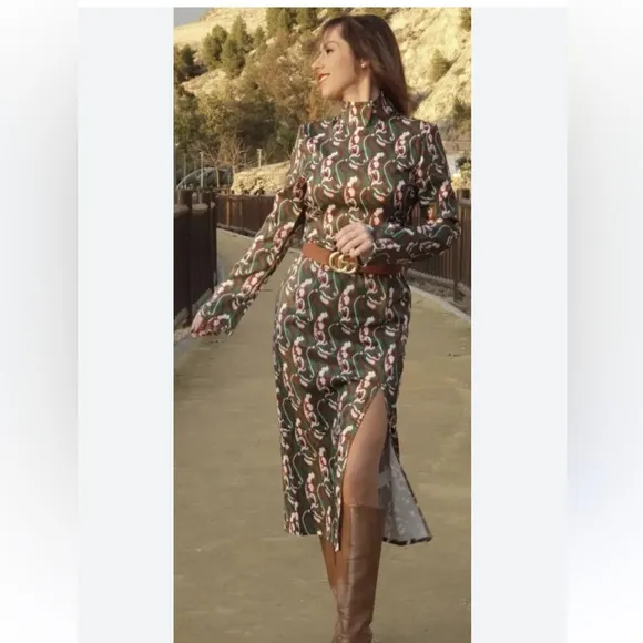 🆕💚NWT Long Sleeve Zara Dress Green Print Side Slit Vintage Mod Style ❤️‍🔥