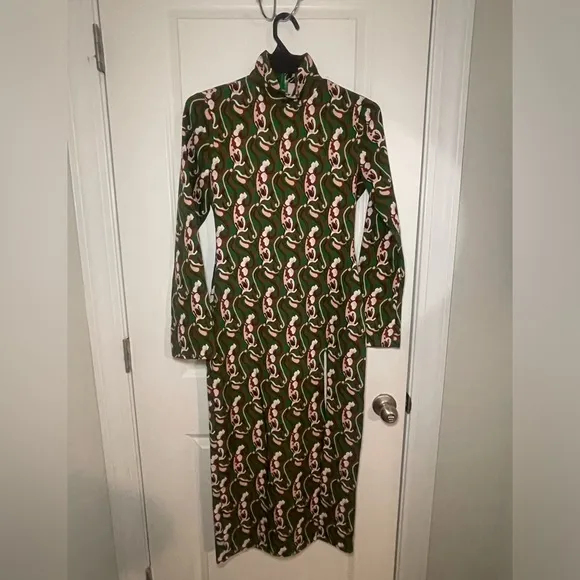 🆕💚NWT Long Sleeve Zara Dress Green Print Side Slit Vintage Mod Style ❤️‍🔥
