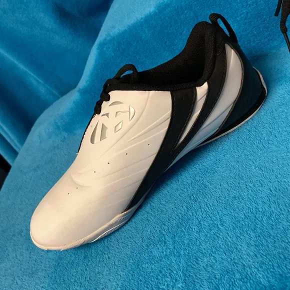NWT Mooto Drive II martial arts shoes.