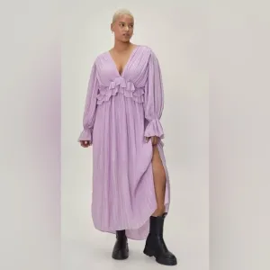 NWT Nasty Gal Plus V-Neck Frill Detail Pleated Maxi Dress Lilac, 24W Spring Prom