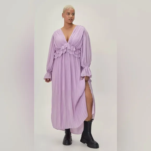 NWT Nasty Gal Plus V-Neck Frill Detail Pleated Maxi Dress Lilac, 24W Spring Prom
