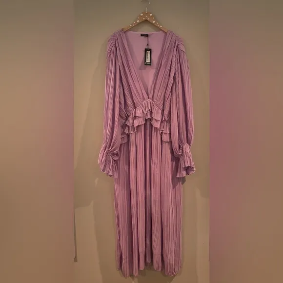 NWT Nasty Gal Plus V-Neck Frill Detail Pleated Maxi Dress Lilac, 24W Spring Prom