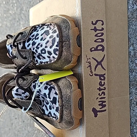 NWT NEW Twisted X Distressed Leopard Boat Shoe Driving Moc Size 13