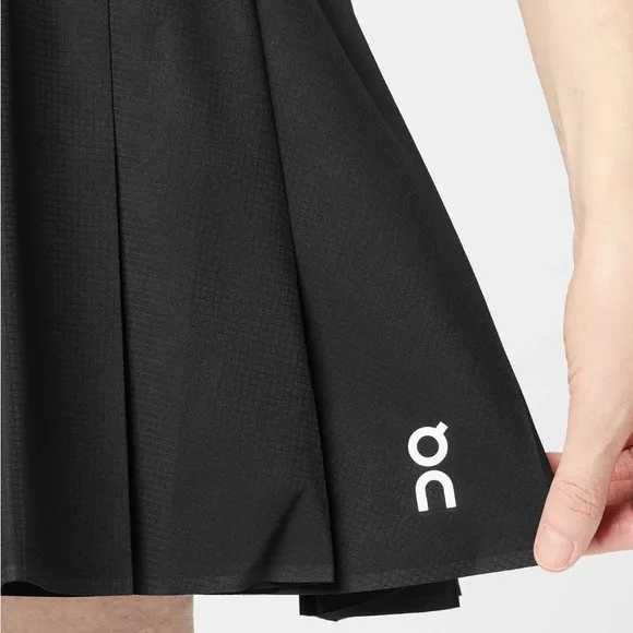 NWT [On Running] Court Pleated Athletic Tennis Skirt Skort in Black Women’s XXL