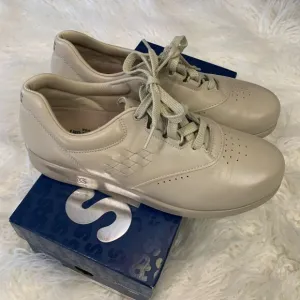 NWT SAS Free Time Bone Leather Comfort Walking Shoes Beige