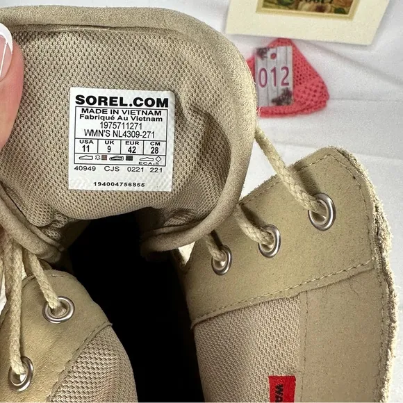 NWT Sorel Caribou OTM WaterProof Ancient Fossil/Chalk Boots Size 11