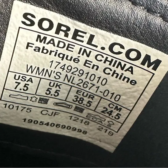 NWT Sorel Emelie Chelsea bootie black genuine waterproof leather ankle boots 7.5