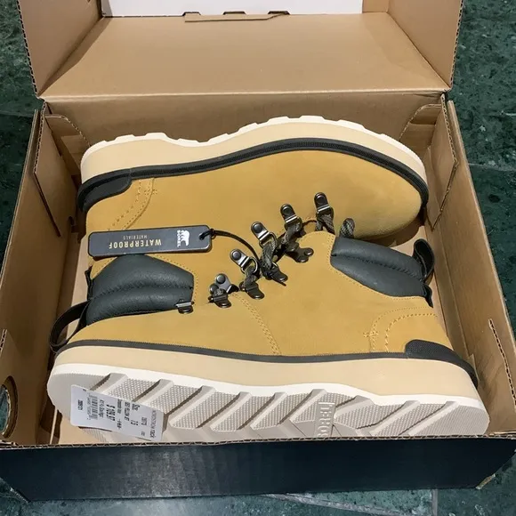 NWT Sorel Hi-Line Hiker waterproof boots size 7.5