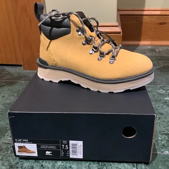 NWT Sorel Hi-Line Hiker waterproof boots size 7.5