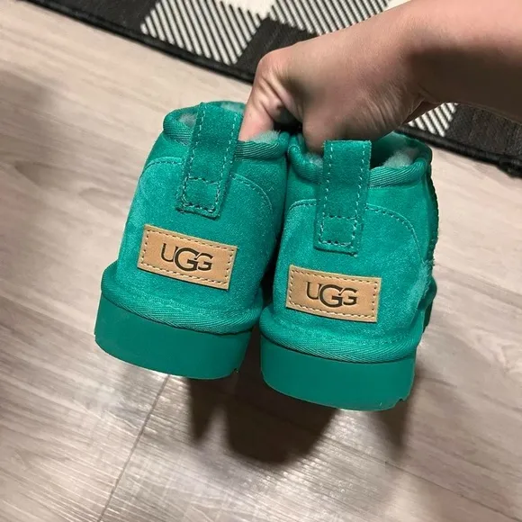 NWT UGG Classic Ultra Mini Boots