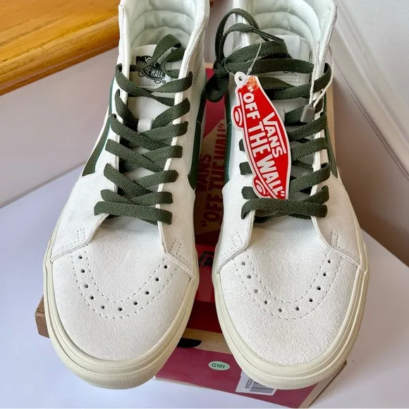NWT Vans Sk8 Hi Leather Sneakers in Vintage Pop - Marshmallow Turtledove shoes