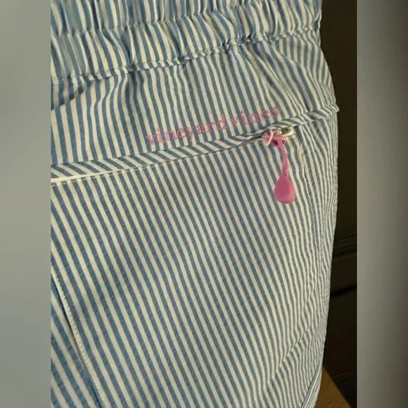 NWT • Vineyard Vines • S • Harbor Seersucker Shorts Blue/White w/ Pink accents