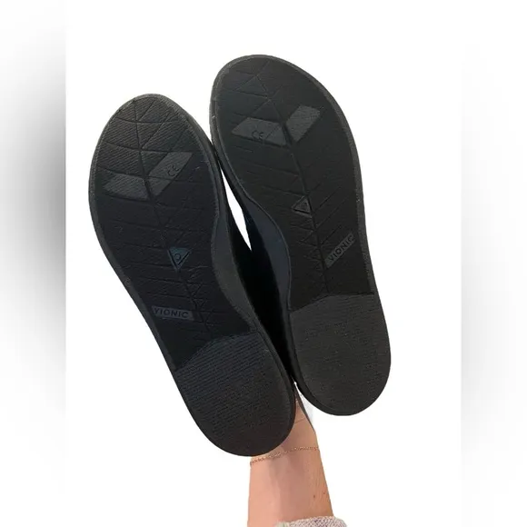 NWT Vionic Beach Women’s Pismo Casual Sneakers in Black Denim in size 10