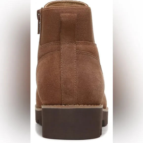NWT Vionic Charm Brionie Chelsea  Ankle Boots That Include Three-Zone Comfort
