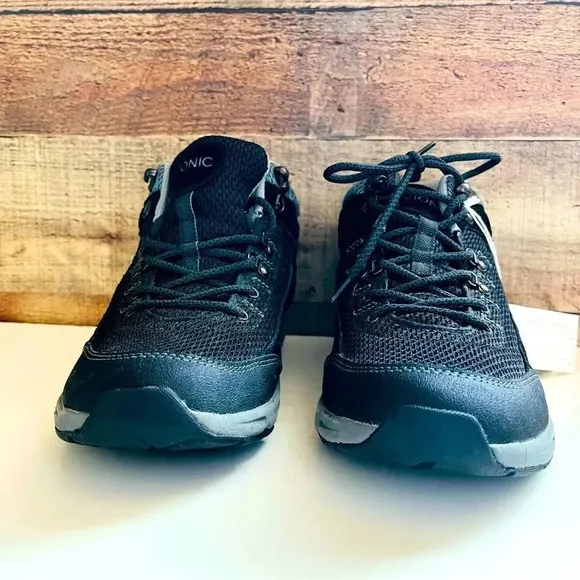 NWT Vionic Cypress Womens Hiking Leather Boots