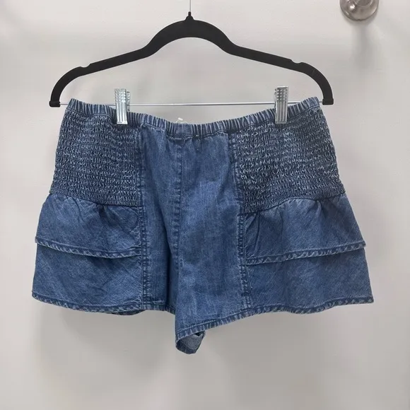 NWT We The Free Alani Pull-On Chambray Shorts: Barrier Reef Blue Size Medium