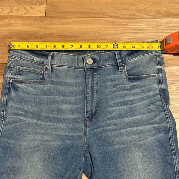 NWT White House Black Market Skinny Flare High Rise Everyday Soft Denim Jean 14L