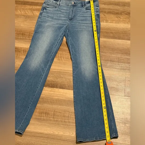 NWT White House Black Market Skinny Flare High Rise Everyday Soft Denim Jean 14L