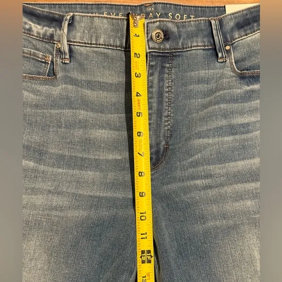 NWT White House Black Market Skinny Flare High Rise Everyday Soft Denim Jean 14L