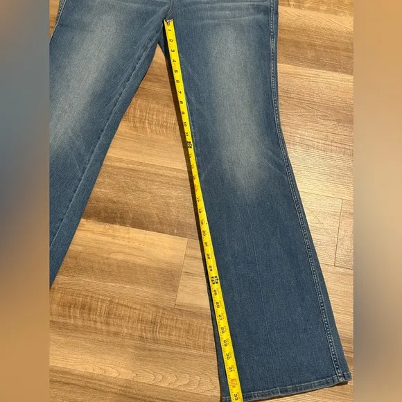 NWT White House Black Market Skinny Flare High Rise Everyday Soft Denim Jean 14L