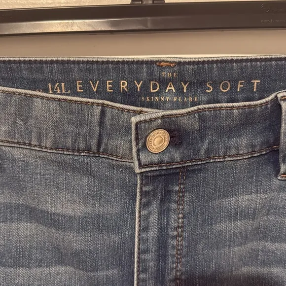 NWT White House Black Market Skinny Flare High Rise Everyday Soft Denim Jean 14L