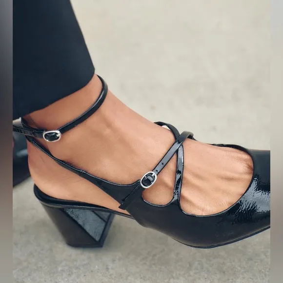 NWT. Zara Black Faux Patent Finish Mary Jane Style Shoes. Size 8.