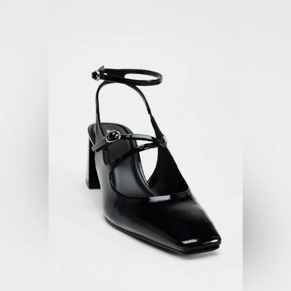 NWT. Zara Black Faux Patent Finish Mary Jane Style Shoes. Size 8.