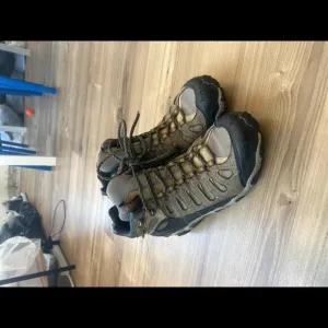 Oboz Men's Hiking Boots - Durable &amp; Comfortable