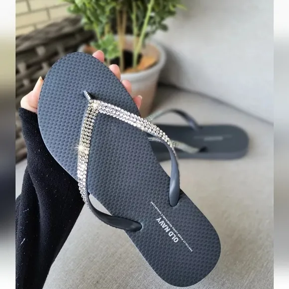 Old Navy Gray Sandals Flip Flops Gray Women's Beach Shoes With Rhinestones