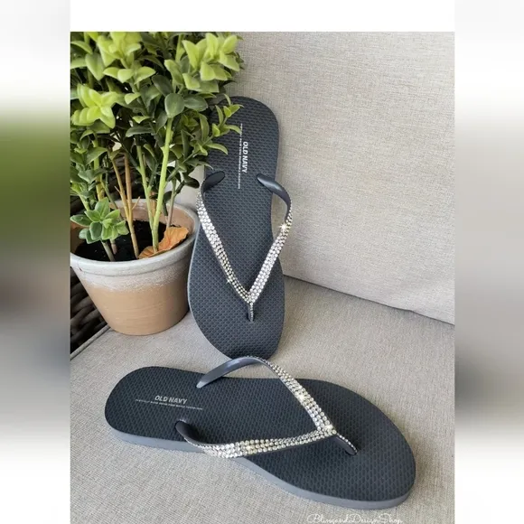 Old Navy Gray Sandals Flip Flops Gray Women's Beach Shoes With Rhinestones