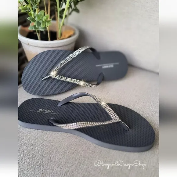 Old Navy Gray Sandals Flip Flops Gray Women's Beach Shoes With Rhinestones