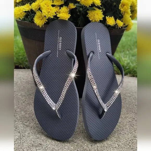 Old Navy Gray Sandals Flip Flops Gray Women's Beach Shoes With Rhinestones