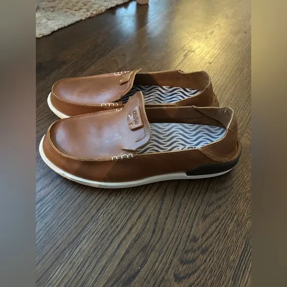 OLUKAI Kakaha Kākaha Men's Leather Slip-On Drop-In Heel Loafers Shoes size 9.5
