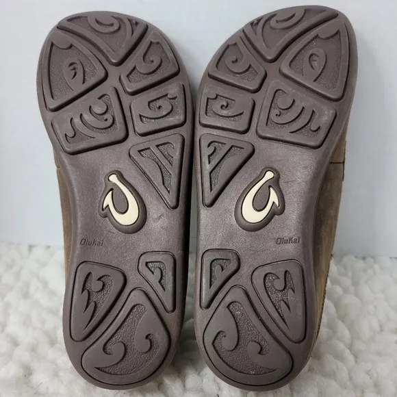 Olukai Moloa Mens Size 4 Brown Waxed Nubuck Leather Moc Comfort Loafers Shoes