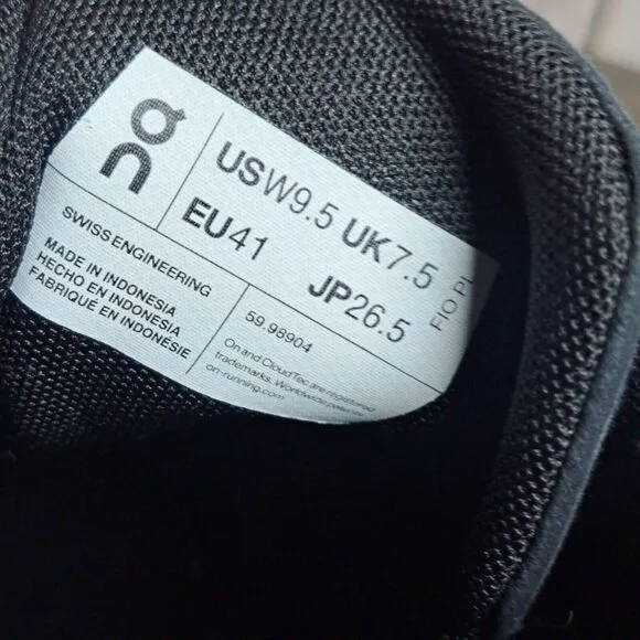 On Cloud 5 Slip On Bungee Lace Running Shoes Black White Women's Sz 9.5 (GUC)