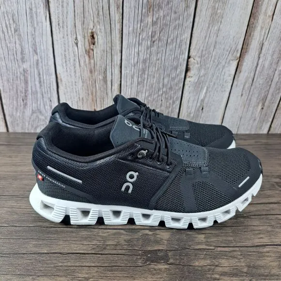 On Cloud 5 Slip On Bungee Lace Running Shoes Black White Women's Sz 9.5 (GUC)