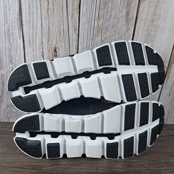 On Cloud 5 Slip On Bungee Lace Running Shoes Black White Women's Sz 9.5 (GUC)