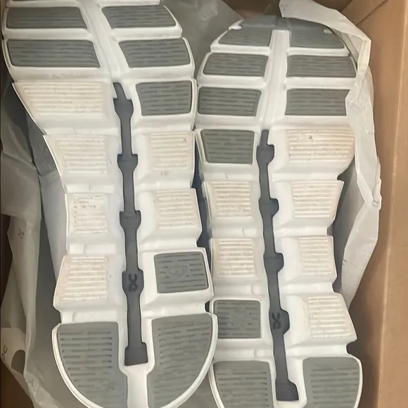 On Cloud - Cloud 5 Terry - Women’s 9.5 - Glacier/Lunar